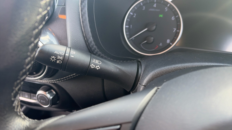 Nissan Juke 1.0 DiG-T 114 N-Connecta 5dr Petrol Hatchback